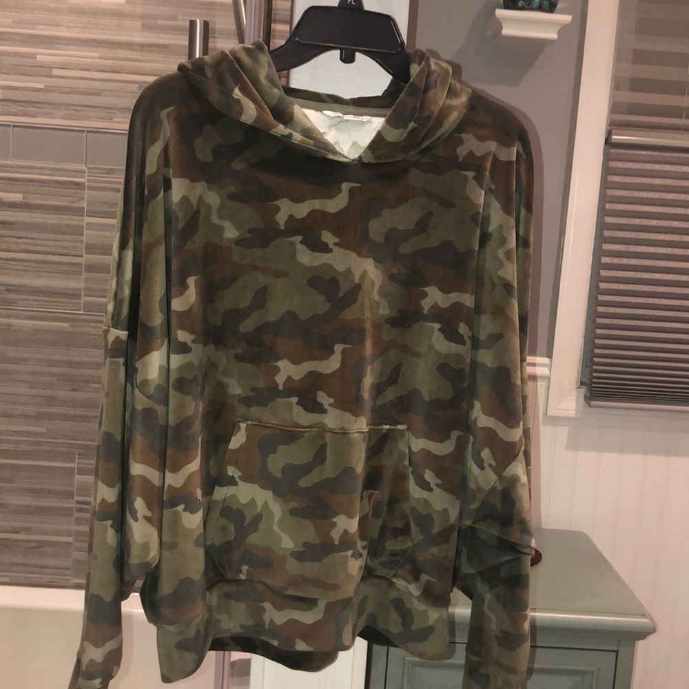 Sweatshirt